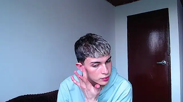 Snapshot of john_vichenso chatting on 22, 12, 2025 john vichenso online show from 22, 12, 2025