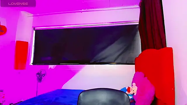 Britany montiel online show from 26, 6, 2026