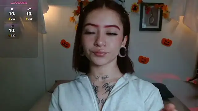 Snapshot of Evanss_lx chatting on 17, 10, 2025 Evanss lx online show from 17, 10, 2025