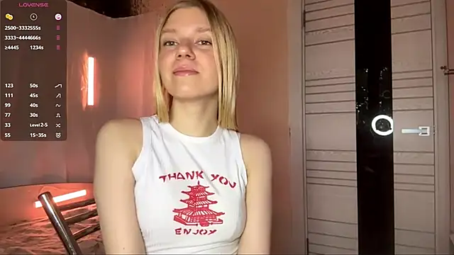 Snapshot of MaryjaneSpider chatting on 4, 10, 2025 MaryjaneSpider online show from 4, 10, 2025