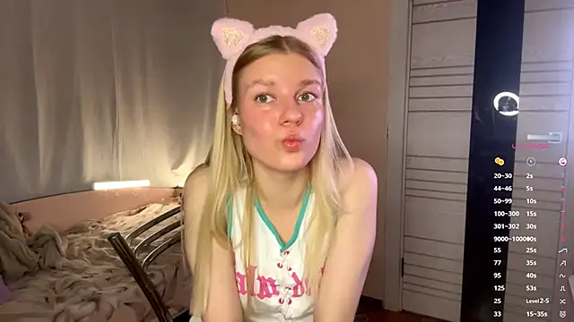 Snapshot of MaryjaneSpider chatting on 22, 10, 2025 MaryjaneSpider online show from 22, 10, 2025