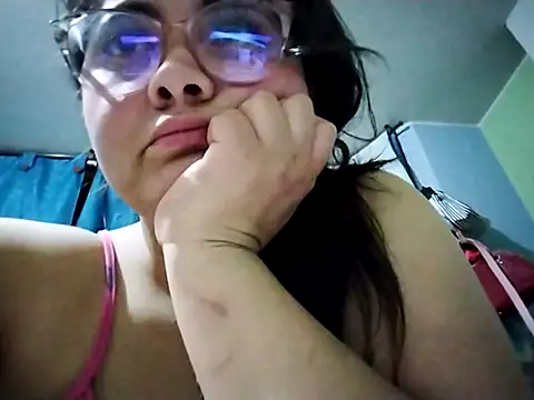 TifanyAmazinng online show from 13, 9, 2025