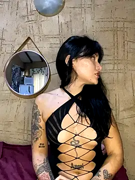 Snapshot of jepetitoiseau chatting on 21, 10, 2025 jepetitoiseau online show from 21, 10, 2025