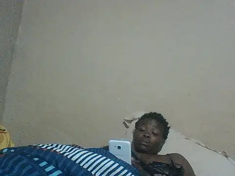 Snapshot of chocolateboobs92 chatting on 10, 9, 2025 chocolateboobs92 online show from 10, 9, 2025