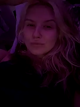 Snapshot of EileenKenner chatting on 16, 10, 2025 EileenKenner online show from 16, 10, 2025