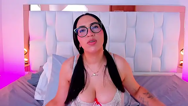 Camille Juicy online show from 3, 10, 2025