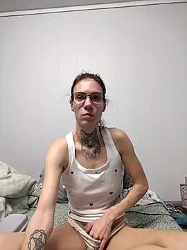 HoneySquirrel online show from 13, 3, 2026