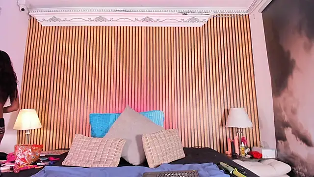 Snapshot of keeyla_stone chatting on 12, 9, 2025 keeyla stone online show from 12, 9, 2025