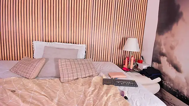 Snapshot of keeyla_stone chatting on 18, 9, 2025 keeyla stone online show from 18, 9, 2025