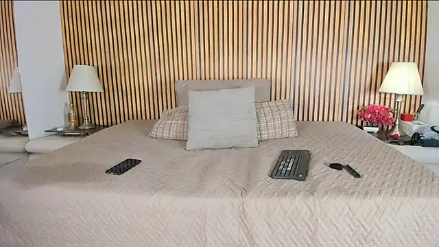 Snapshot of keeyla_stone chatting on 27, 9, 2025 keeyla stone online show from 27, 9, 2025