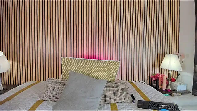 Snapshot of keeyla_stone chatting on 22, 10, 2025 keeyla stone online show from 22, 10, 2025