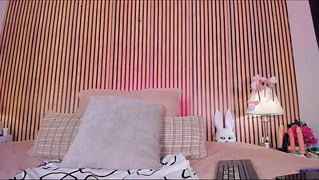 Snapshot of keeyla_stone chatting on 12, 11, 2025 keeyla stone online show from 12, 11, 2025