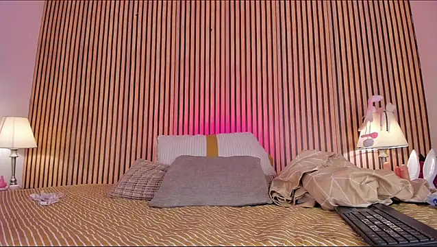 Snapshot of keeyla_stone chatting on 16, 11, 2025 keeyla stone online show from 16, 11, 2025