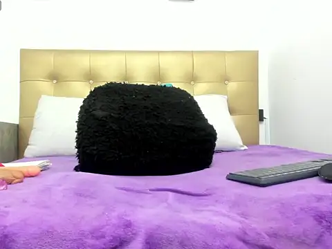 Snapshot of candy_sex_18 chatting on 1, 10, 2025 candy sex 18 online show from 1, 10, 2025