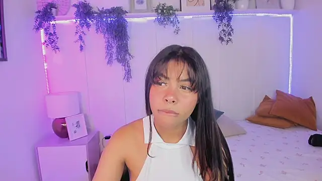 Snapshot of theLayla_DH chatting on 29, 9, 2025 theLayla DH online show from 29, 9, 2025