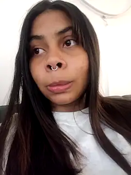 Snapshot of theLayla_DH chatting on 3, 10, 2025 theLayla DH online show from 3, 10, 2025