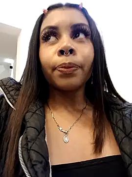 Snapshot of theLayla_DH chatting on 21, 10, 2025 theLayla DH online show from 21, 10, 2025