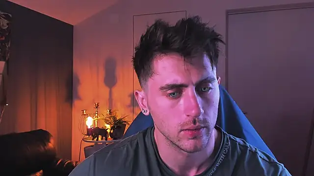 Oscar Miller  online show from 5, 10, 2025