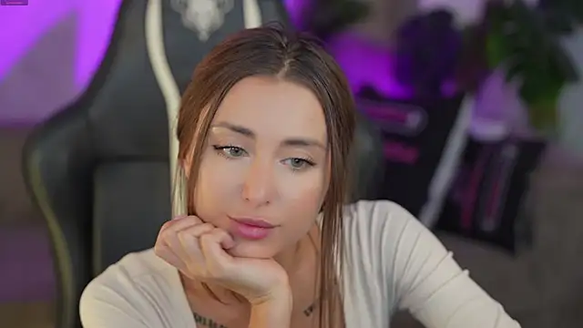 Snapshot of Luna_secretgirl chatting on 15, 9, 2025 Luna secretgirl online show from 15, 9, 2025