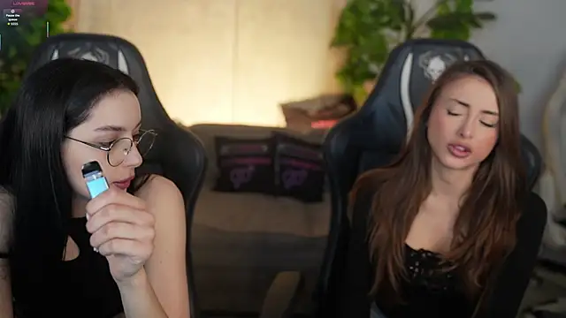 Snapshot of Luna_secretgirl chatting on 28, 2, 2026 Luna secretgirl online show from 28, 2, 2026