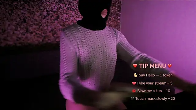 Snapshot of MaskedSeductress chatting on 5, 10, 2025 MaskedSeductress online show from 5, 10, 2025