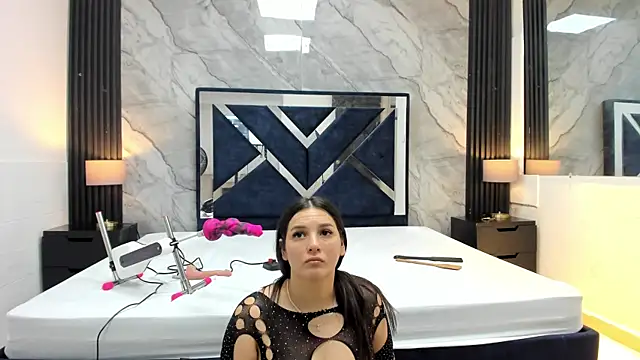 VioletRose as online show from 1, 5, 2026
