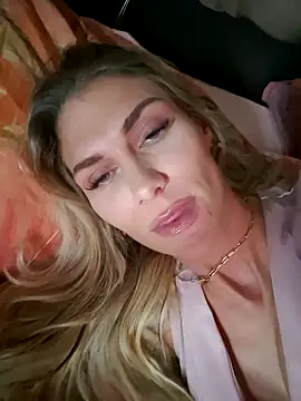 Snapshot of Melody1600 chatting on 24, 11, 2025 Melody1600 online show from 24, 11, 2025