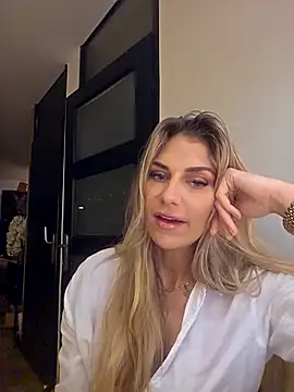 Snapshot of Melody1600 chatting on 4, 12, 2025 Melody1600 online show from 4, 12, 2025