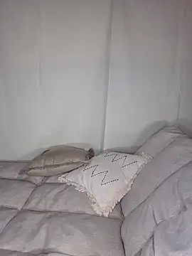 Snapshot of Melody1600 chatting on 17, 12, 2025 Melody1600 online show from 17, 12, 2025