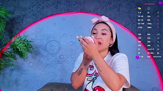 ReinaChloe online show from 9, 5, 2026