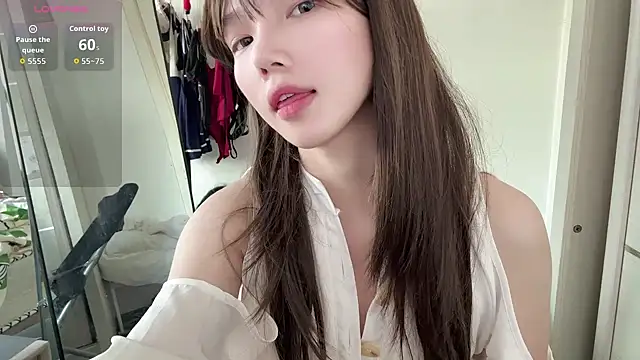 Snapshot of Yiyi-707 chatting on 10, 9, 2025 Yiyi-707 online show from 10, 9, 2025