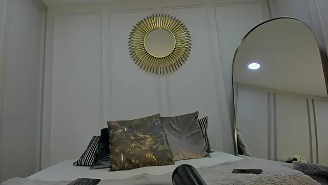 CharlotteBrownn  online show from 19, 9, 2025