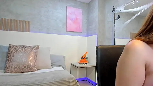 CharlotteBrownn  online show from 16, 10, 2025