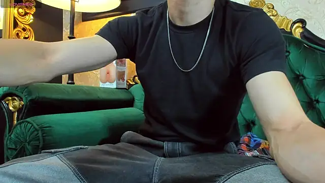 Snapshot of AlessandroKiing chatting on 31, 3, 2026 AlessandroKiing online show from 31, 3, 2026