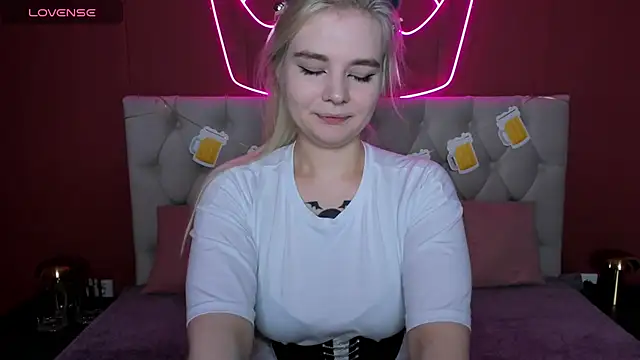 Snapshot of RuthBryant chatting on 22, 9, 2025 RuthBryant online show from 22, 9, 2025