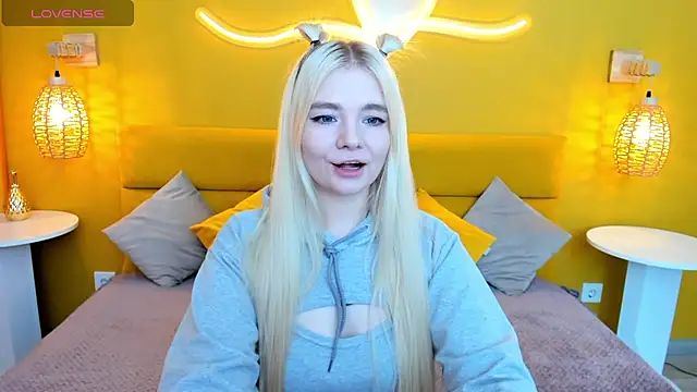 Snapshot of RuthBryant chatting on 17, 10, 2025 RuthBryant online show from 17, 10, 2025