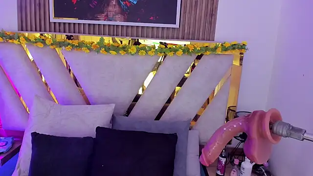 Luna Naughty1 online show from 23, 6, 2026