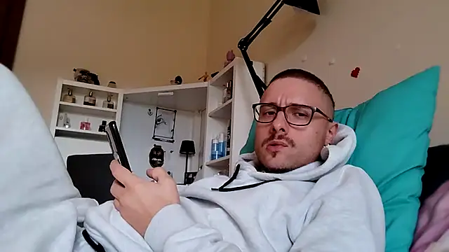 Snapshot of ilovechub112 chatting on 7, 10, 2025 ilovechub112 online show from 7, 10, 2025