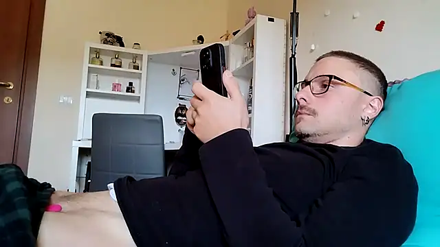 Snapshot of ilovechub112 chatting on 13, 10, 2025 ilovechub112 online show from 13, 10, 2025