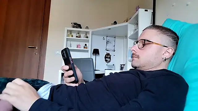 Snapshot of ilovechub112 chatting on 14, 10, 2025 ilovechub112 online show from 14, 10, 2025