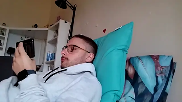 Snapshot of ilovechub112 chatting on 17, 10, 2025 ilovechub112 online show from 17, 10, 2025