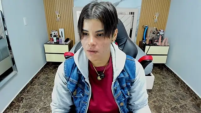 KAROLLJONES1 online show from 1, 12, 2025