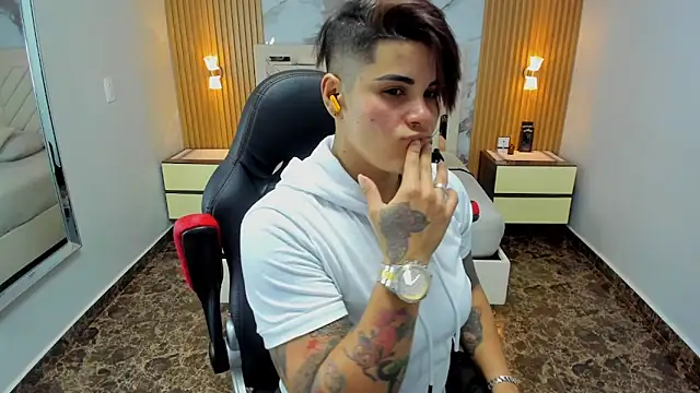 KAROLLJONES1 online show from 2, 3, 2026