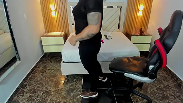 KAROLLJONES1 online show from 24, 6, 2026