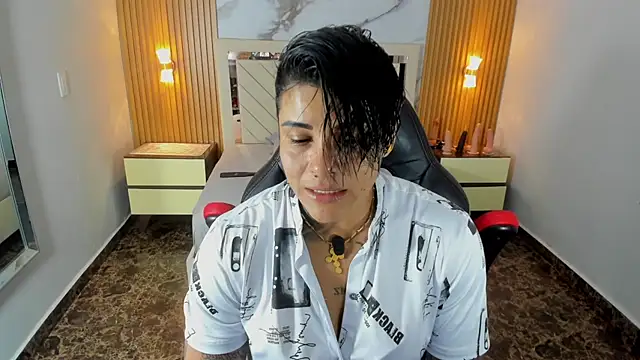 KAROLLJONES1 online show from 16, 7, 2026