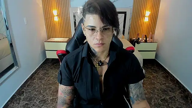 KAROLLJONES1 online show from 25, 7, 2026