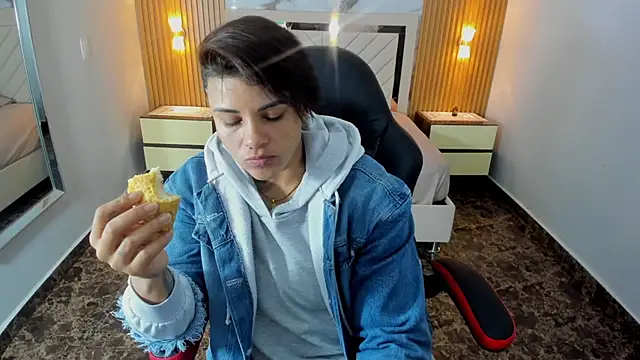 KAROLLJONES1 online show from 1, 8, 2026