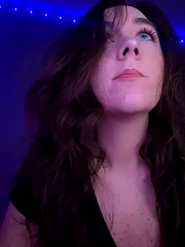 Snapshot of goddessmissmia chatting on 22, 10, 2025 goddessmissmia online show from 22, 10, 2025