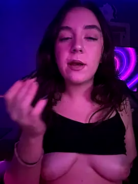 Snapshot of goddessmissmia chatting on 26, 10, 2025 goddessmissmia online show from 26, 10, 2025