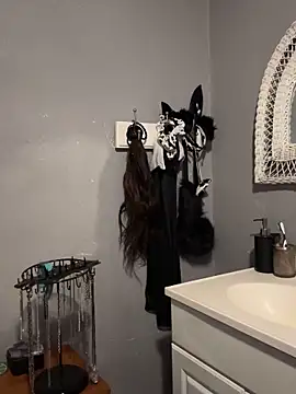 Snapshot of goddessmissmia chatting on 18, 11, 2025 goddessmissmia online show from 18, 11, 2025